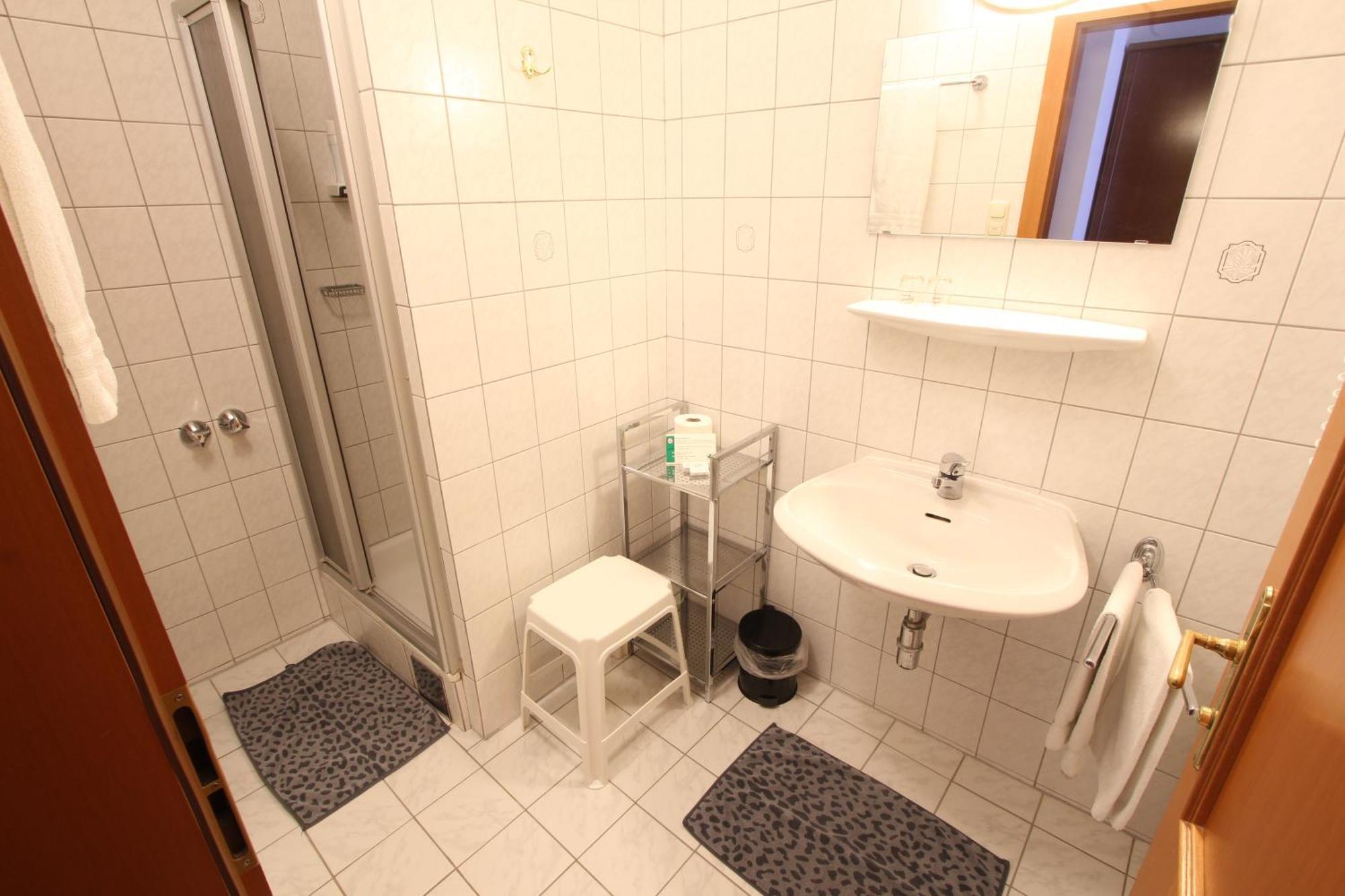 Cprooms24 Miesenbach  Dış mekan fotoğraf